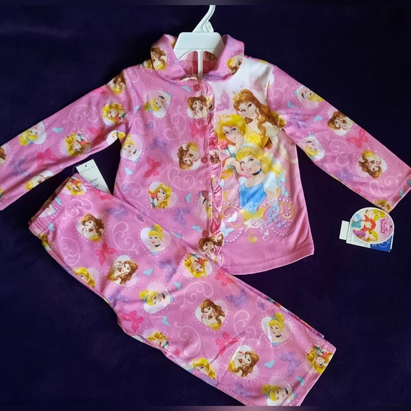 Disney Pajamas Nwt 2t 3t Avail Disney Princess 2 Piece Pajama Set